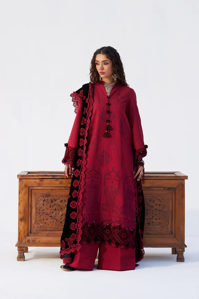 Saira Rizwan Winter NAZNEEN-SRW25-04