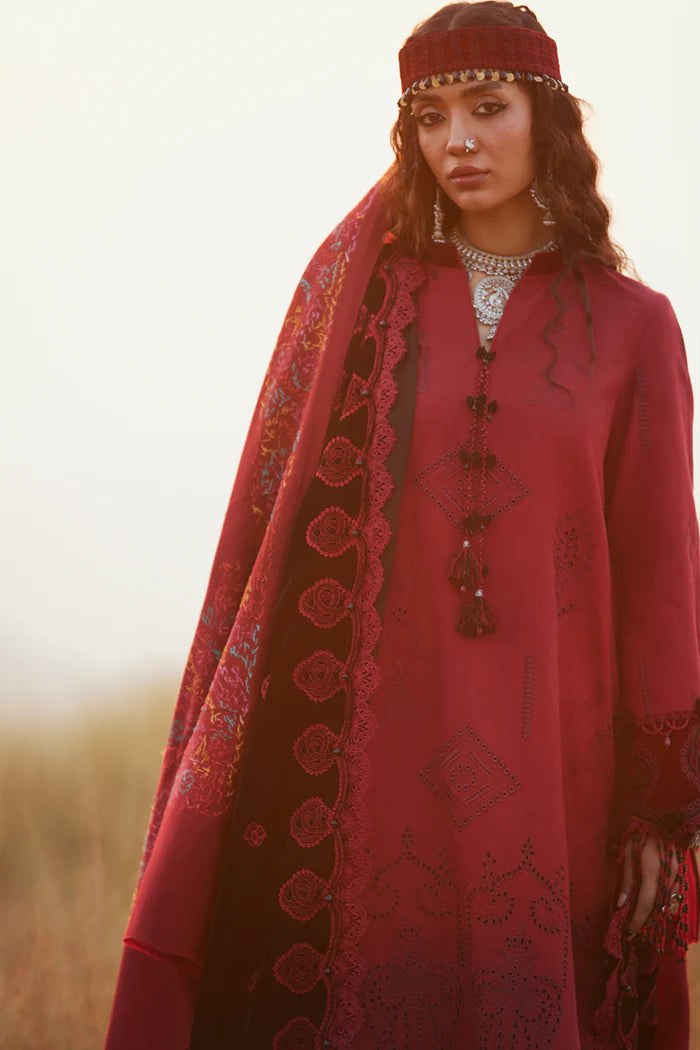 Saira Rizwan Winter NAZNEEN-SRW25-04