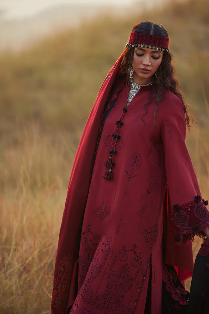 Saira Rizwan Winter NAZNEEN-SRW25-04
