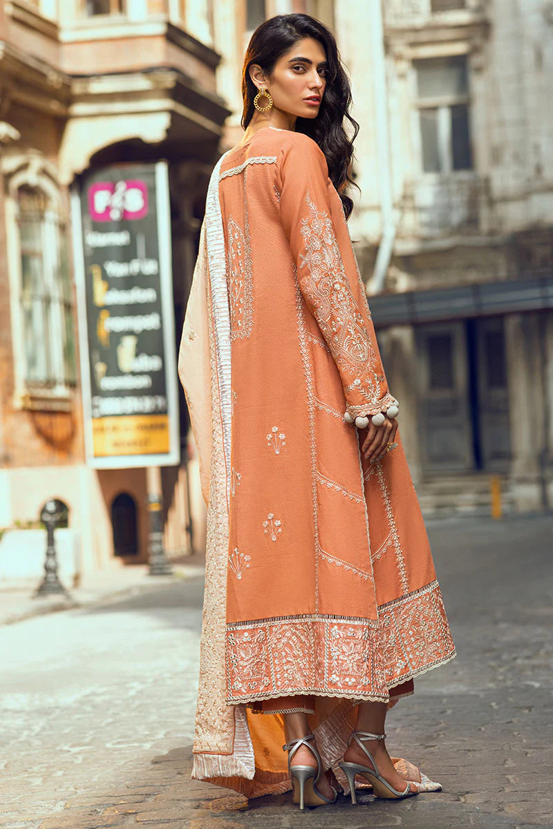 D01 - MAHIRA - Broadway Returns