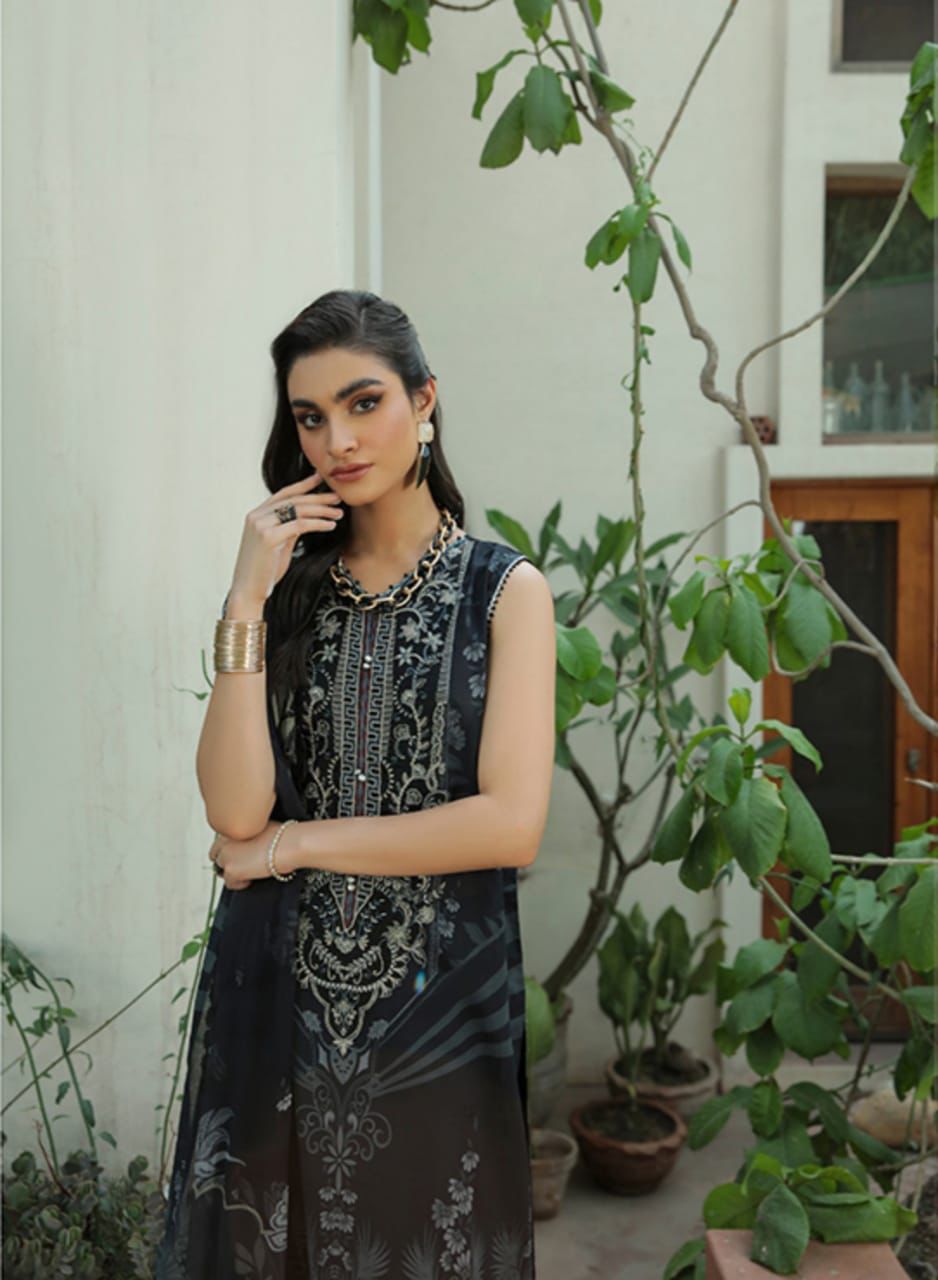 D10 Dark Noir - FARASHA LAWN VOL 2`22