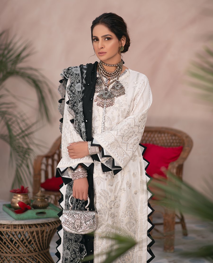 Maryam Hussain Lawn -07-Amber