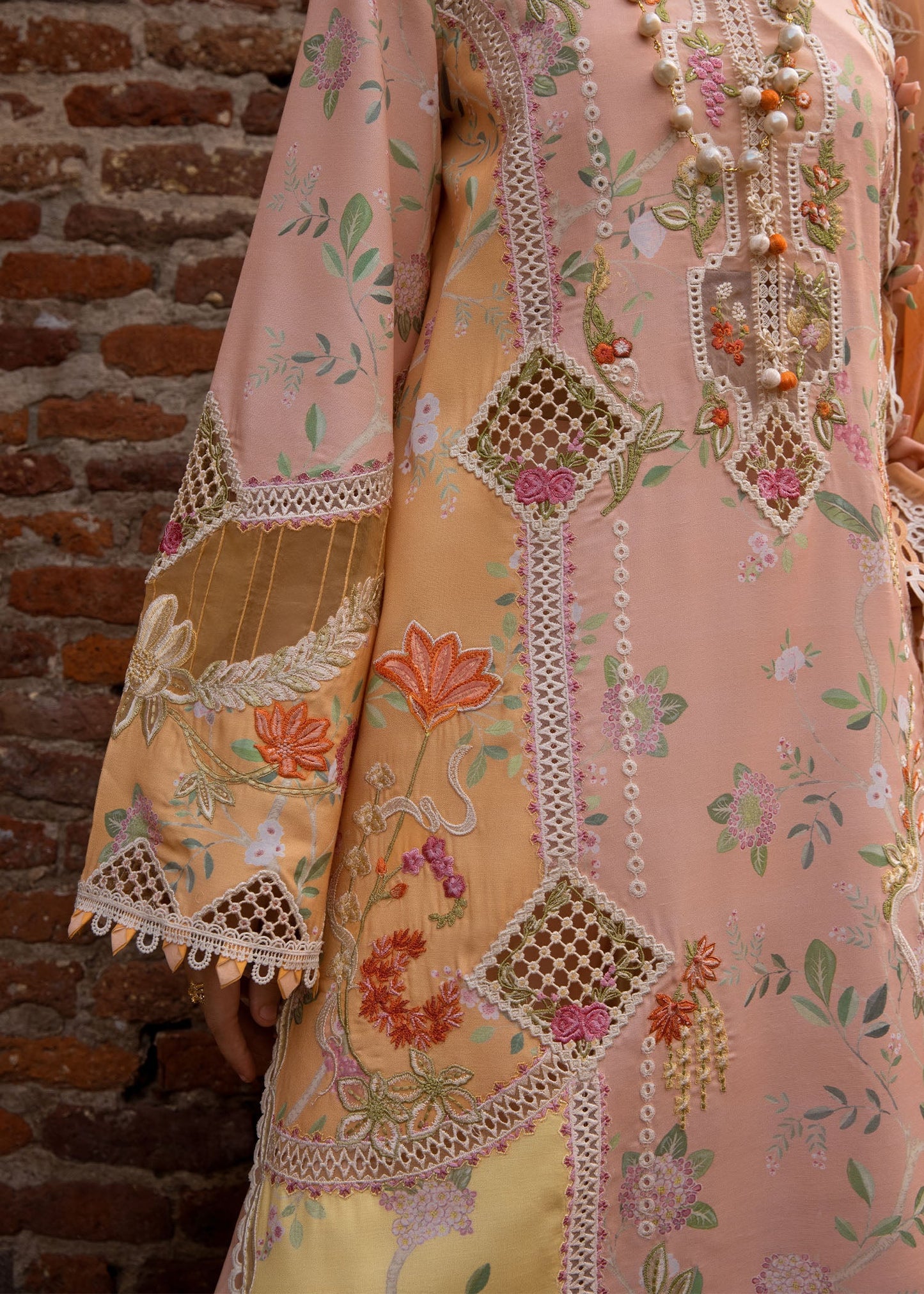 BONJOUR AND BLOOM - D4B