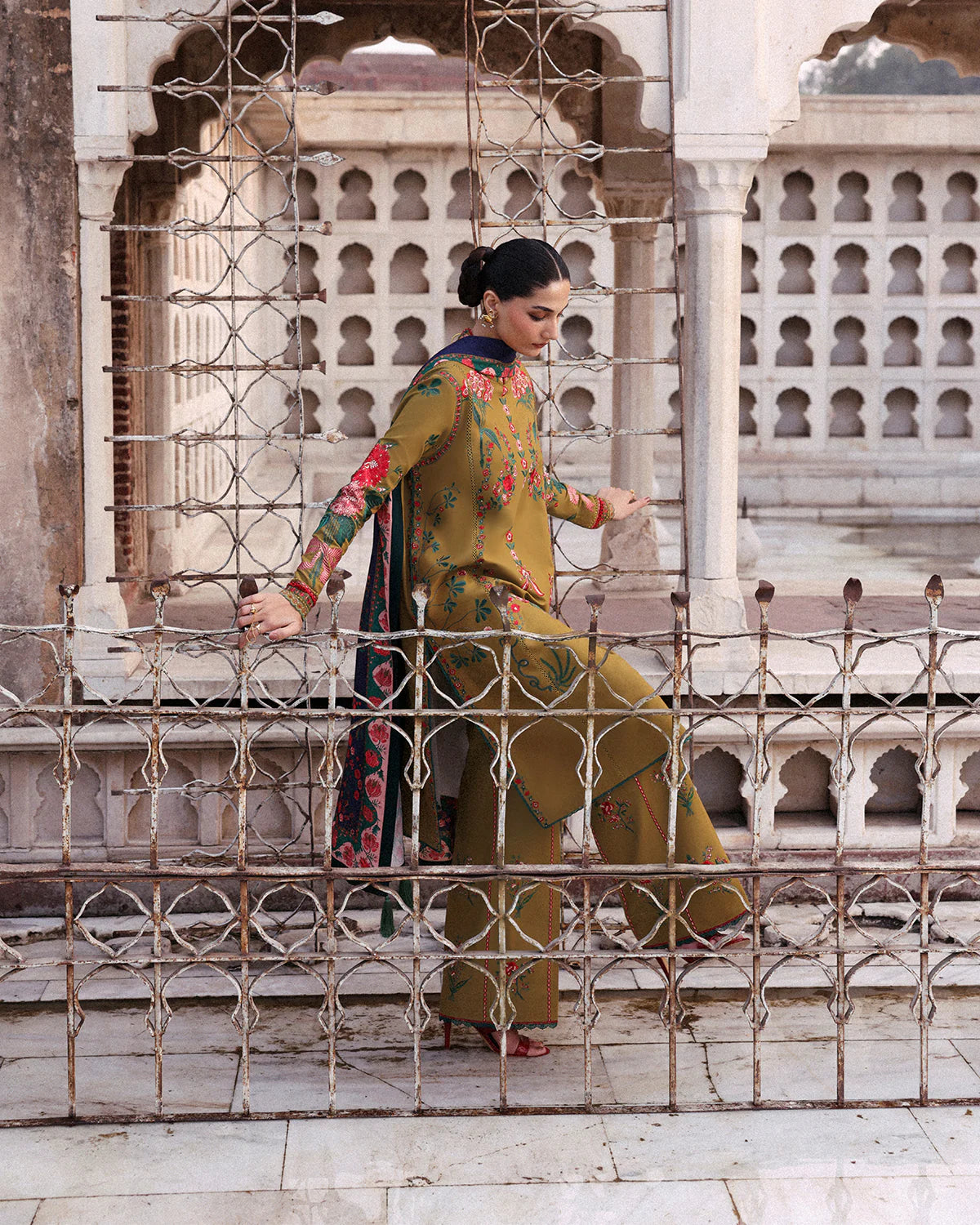 Hussain Rehar Jugnu Winter Mitra